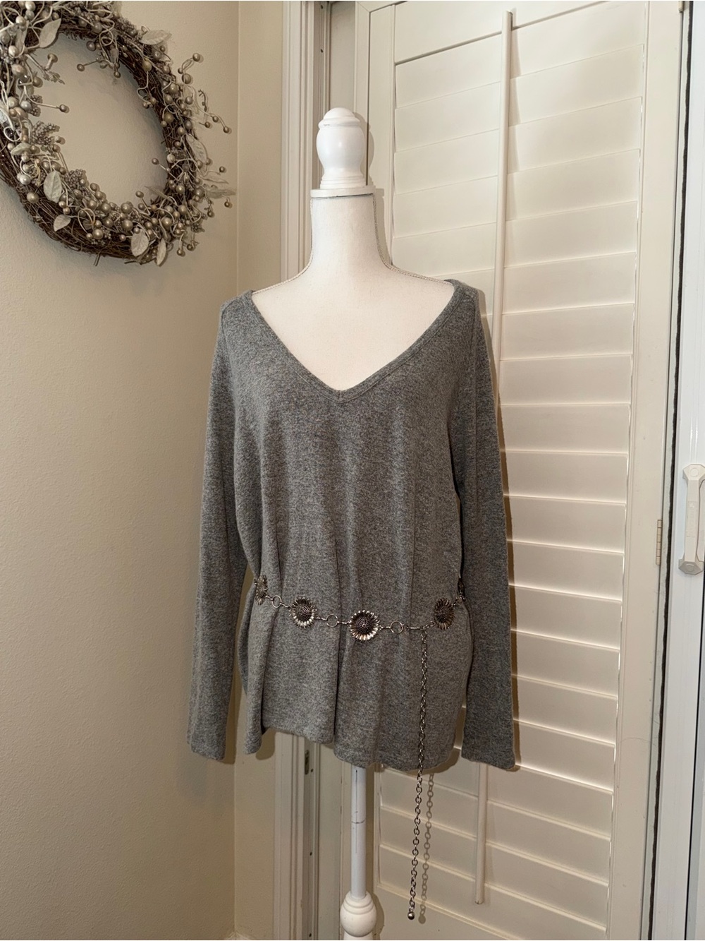 Brandy Melville Gray V-Neck Long Sleeve Sweater with Decorative Chain Belt
